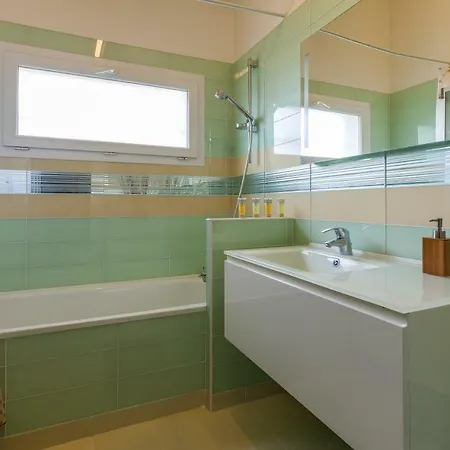 Feriehus ❤️ Belle Maison Moderne Avec Jardin Chevilly-Larue